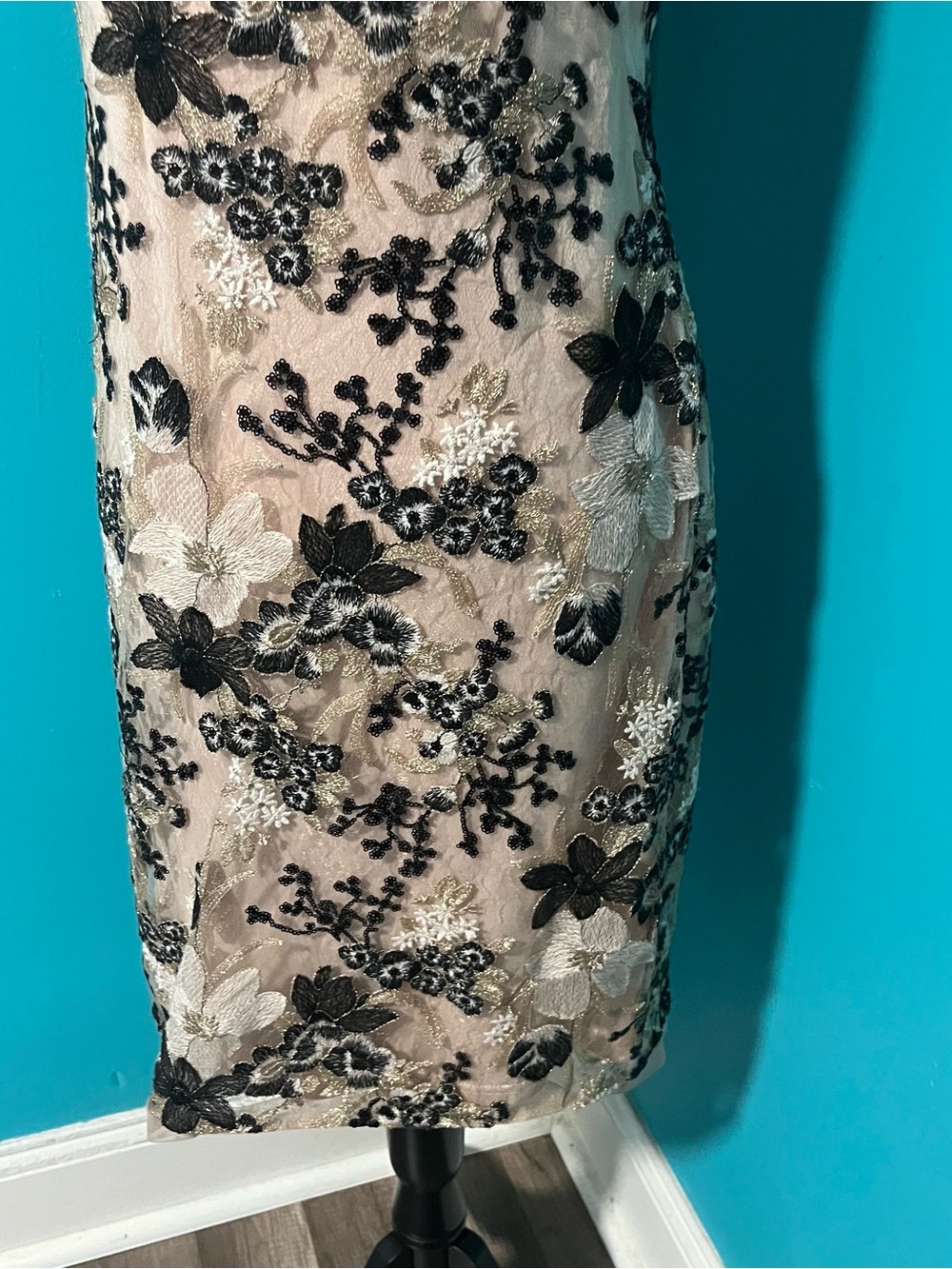 Calvin Klein 10 Cream Black Floral Embroidered Sleeveless Evening Dress - Picture 3 of 5